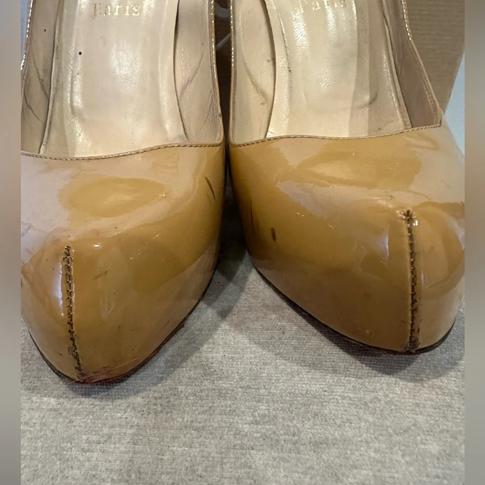 Christian Louboutin Tan Pumps